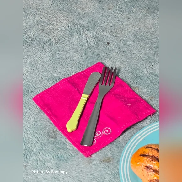 American Girl Slow Cooker Dinner Set. It was part of the "Truly Me" product line - Picture 6 of 7